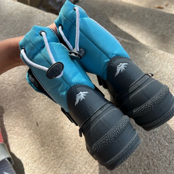 Tundra Snow Boots - Picture 5 of 9